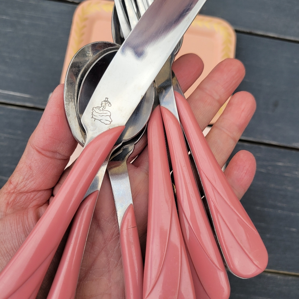 Fiesta Rose Swirl Flatware ~ Post-86 Retired Item ~ Fiestaware ~ 6 Pcs - Picture 7 of 14